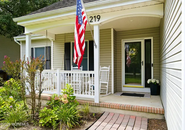 3rd image of 219 Hilliard Blvd, Manahawkin, NJ 08050 | MLS# 22623761