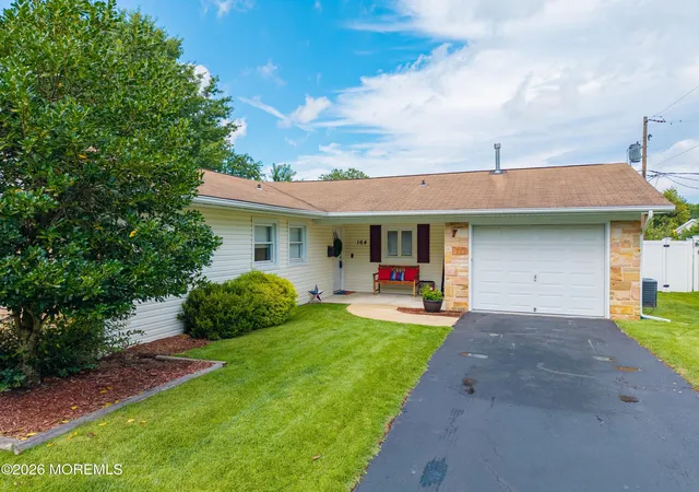 2nd image of 164 Idlebrook Ln, Matawan, NJ 07747 | MLS# 22623870