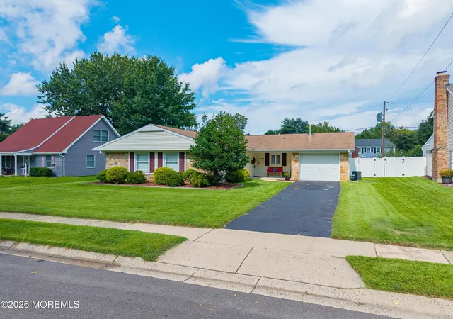 4th image of 164 Idlebrook Ln, Matawan, NJ 07747 | MLS# 22623870