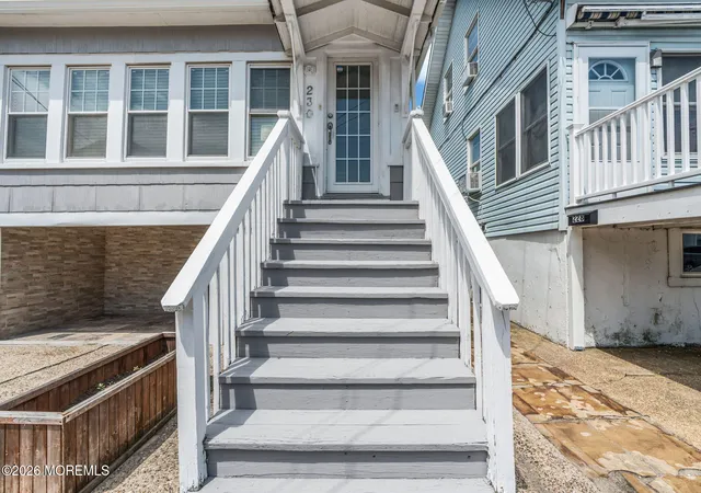 5th image of 230 Hamilton Ave, Seaside Heights, NJ 08751