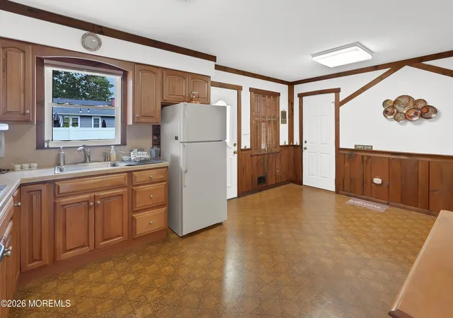 5th image of 644 Berkeley Ave, Beachwood, NJ 08722 | MLS# 22623880