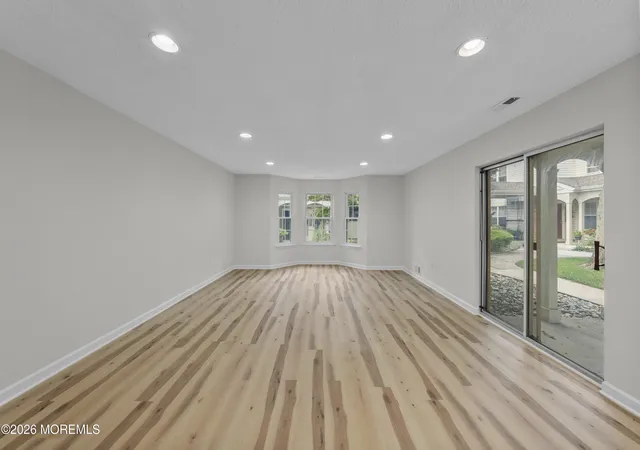 4th image of 147 Tulip Ln, Freehold, NJ 07728 | MLS# 22623973