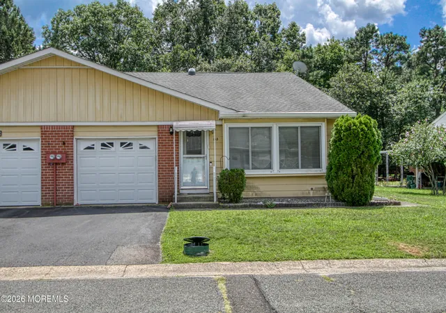 24th image of 14 Monmouth Ln #B, Whiting, NJ 08759 | MLS# 22623902
