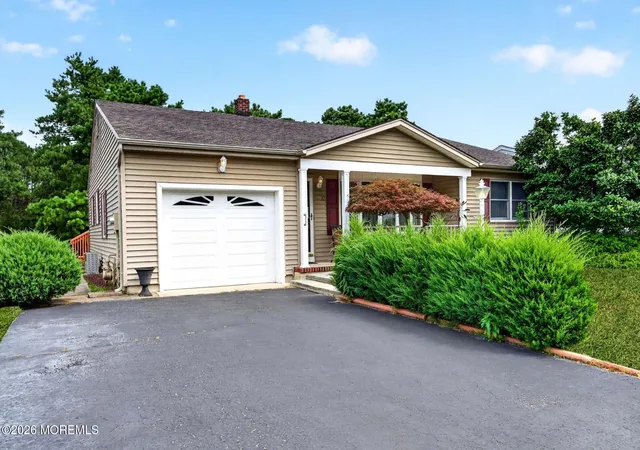 2nd image of 33 Auburn Rd, Toms River, NJ 08757 | MLS# 22623943