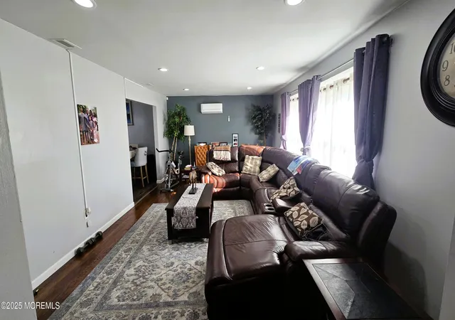 5th image of 7 Stradford Rd, Parlin, NJ 08859 | MLS# 22623935