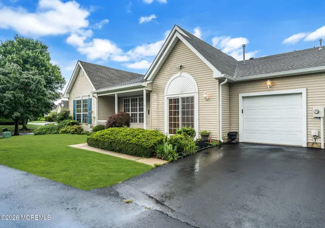 5th image of 11 Deerchase Ln, Lakewood, NJ 08701 | MLS# 22624280