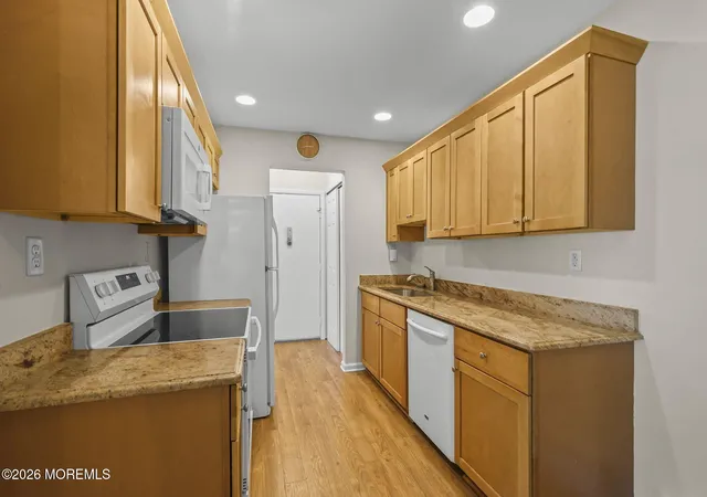 5th image of 78 Overlook Wy #E, Manalapan, NJ 07726 | MLS# 22624147