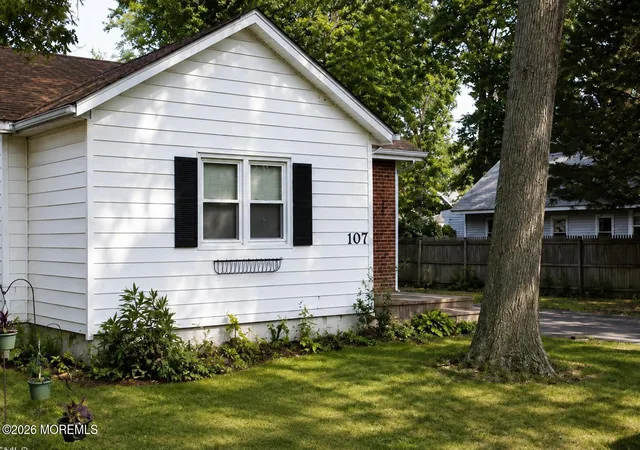 2nd image of 107 Martin Rd, Toms River, NJ 08753 | MLS# 22624013