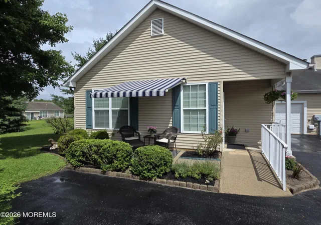 1st image of 8 Fennel Ct, Manchester, NJ 08759 | MLS# 22624039