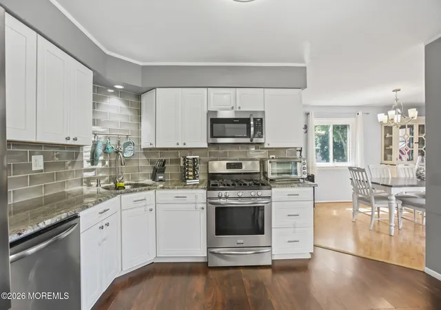 5th image of 242 Silver Ln, Old Bridge, NJ 08857
