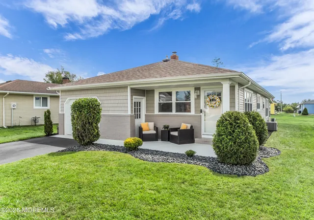 3rd image of 10 Mirador Ct, Toms River, NJ 08757 | MLS# 22624436