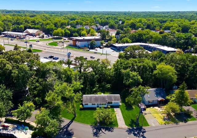 3rd image of 1817 Merrimac Dr, Toms River, NJ 08753 | MLS# 22624077
