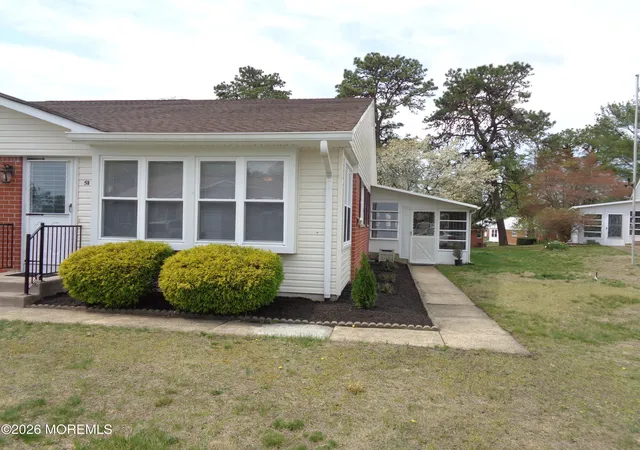 2nd image of 5 B Mohawk Ct, Whiting, NJ 08759 | MLS# 22624099