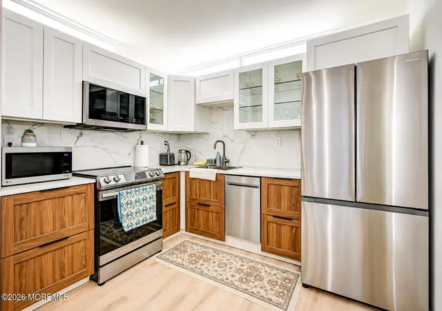 2nd image of 110 Amberly Dr #G, Manalapan, NJ 07726 | MLS# 22624184