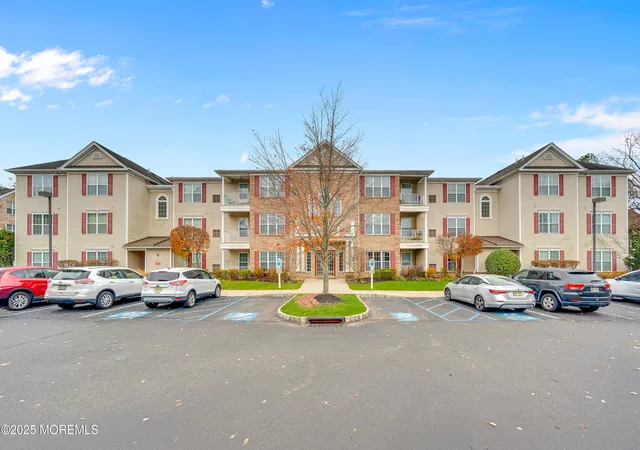 5th image of 632 Sophee Ln, Lakewood, NJ 08701 | MLS# 22624320