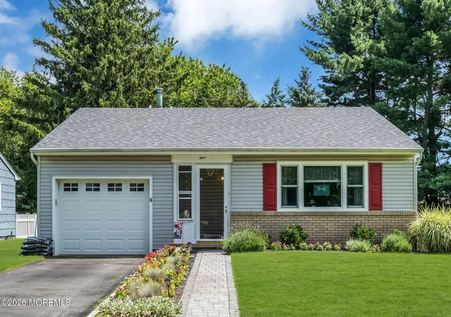2nd image of 4 Basset Dr, Toms River, NJ 08757 | MLS# 22624172
