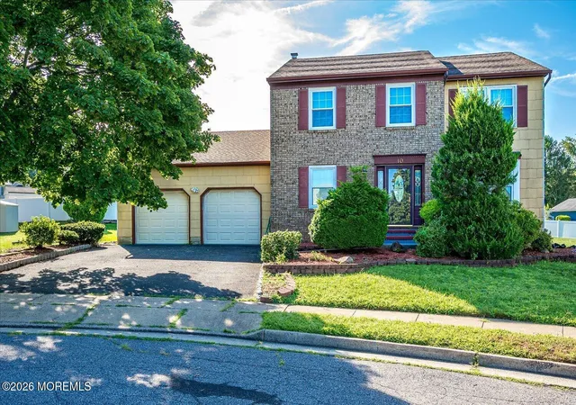 3rd image of 10 Patriot Ct, Edison, NJ 08820 | MLS# 22624139