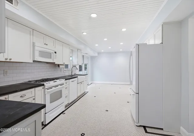 4th image of 126 Linnea Ln, Brick, NJ 08724 | MLS# 22624173