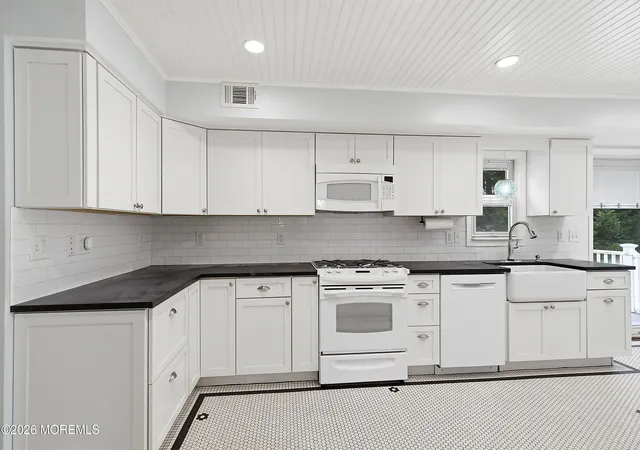 5th image of 126 Linnea Ln, Brick, NJ 08724 | MLS# 22624173