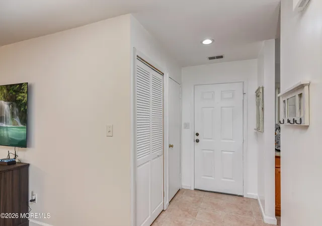 4th image of 431 Hampton Ct, Manalapan, NJ 07726 | MLS# 22624367