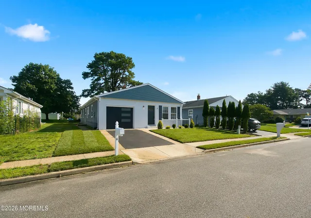 2nd image of 4 Pebble Beach Ct, Toms River, NJ 08757 | MLS# 22624374