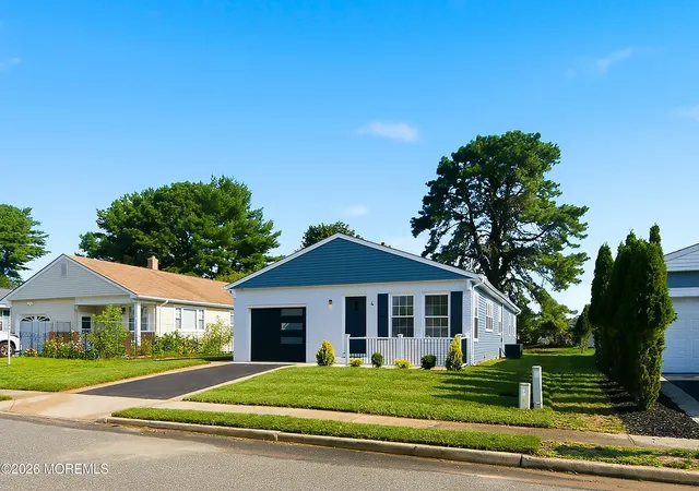 3rd image of 4 Pebble Beach Ct, Toms River, NJ 08757 | MLS# 22624374