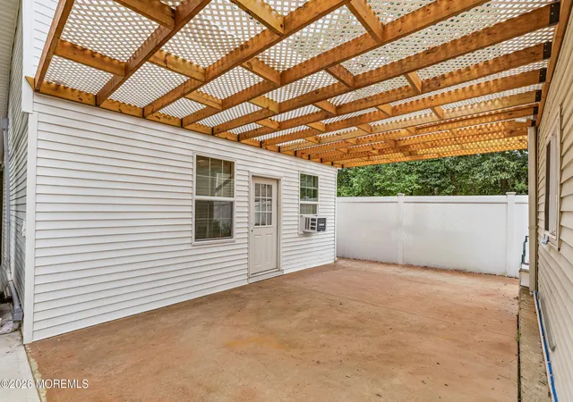 Photo 3 of Single family home for sale at 840 Woodland Dr, Lakewood, NJ 08701 | MLS# 22624448 | Listing updated on 2026-08-07