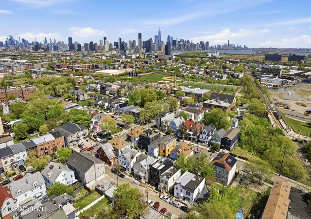 2nd image of 9 Minerva St, Jersey City, NJ 07304