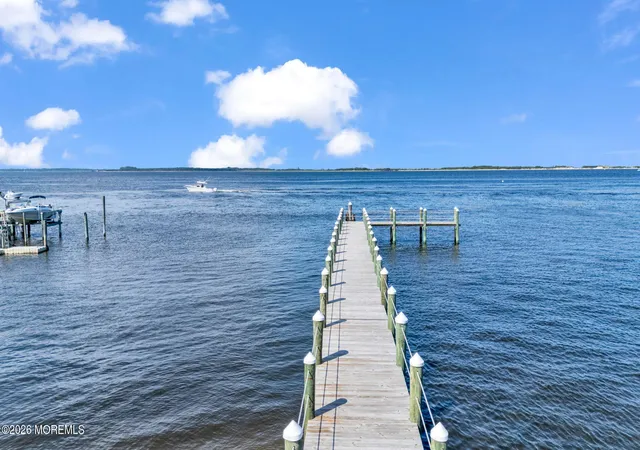 3rd image of 12 Bch Blvd, Highlands, NJ 07732