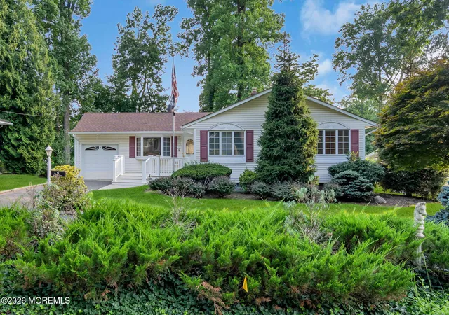Photo 1 of Sale Pending at 9 Belaire Dr, Roseland, NJ 07068 | MLS# 22624478 | Listing updated on 2026-09-25