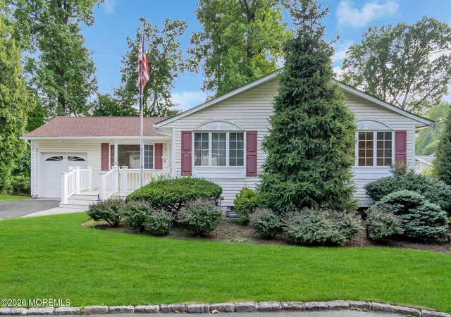 Photo 3 of Sale Pending at 9 Belaire Dr, Roseland, NJ 07068 | MLS# 22624478 | Listing updated on 2026-09-25