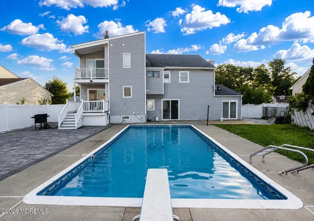 2nd image of 18 Robinhood Dr, Parlin, NJ 08859 | MLS# 22624284