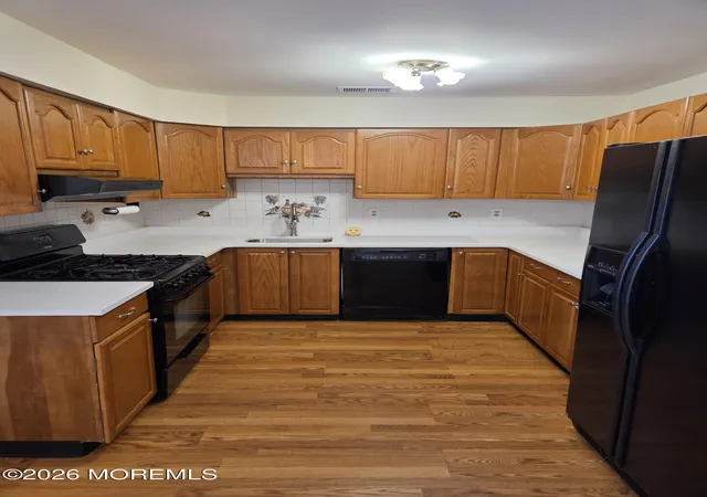 2nd image of 4 Hawthorne Ct, Freehold, NJ 07728 | MLS# 22624324