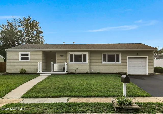 Photo 1 of Single family home for sale at 935 Gloucester Dr, Toms River, NJ 08753 | MLS# 22624318 | Listing updated on 2026-08-23