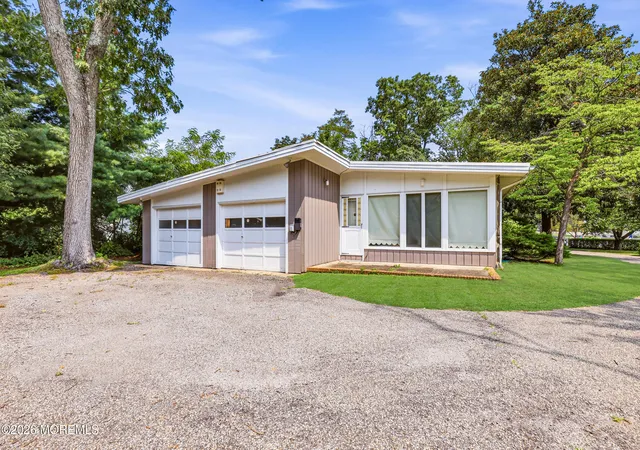Photo 3 of Single family home for sale at 408 S Lake Dr, Lakewood, NJ 08701 | MLS# 22624453 | Listing updated on 2026-08-14