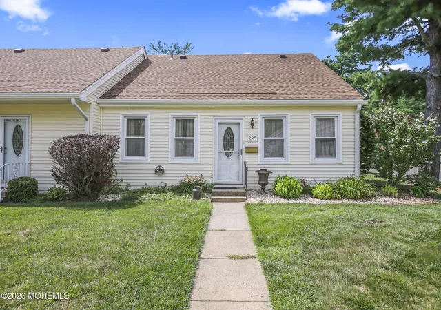 1st image of 29 Plaza De Las Flores #F, Freehold, NJ 07728 | MLS# 22624437
