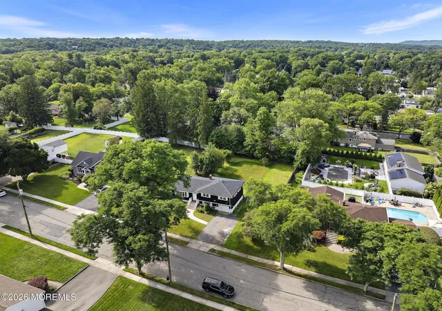 2nd image of 22 Tuxedo Dr, Wayne, NJ 07470 | MLS# 22624623