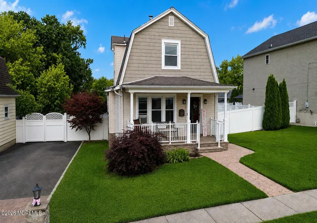 Photo 3 of Single family home for sale at 55 Maple Ave, Fords, NJ 08863 | MLS# 22624463 | Listing updated on 2026-09-20