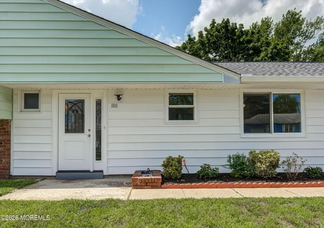 3rd image of 1015 Eton Wy, Neptune, NJ 07753 | MLS# 22624515