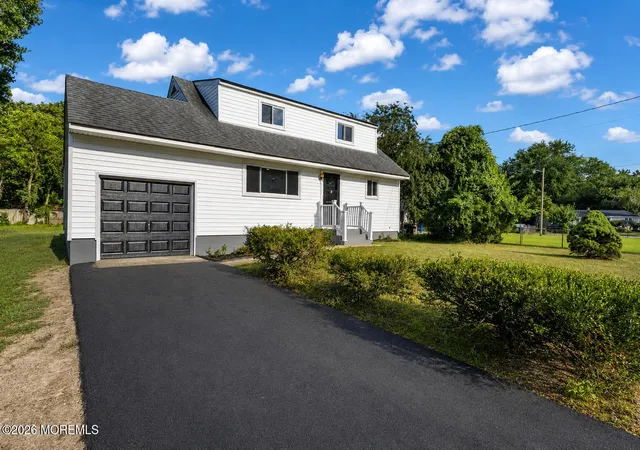 2nd image of 33 Glen Rd, Howell, NJ 07731 | MLS# 22624466