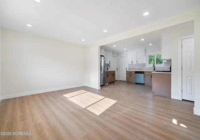 4th image of 33 Glen Rd, Howell, NJ 07731 | MLS# 22624466