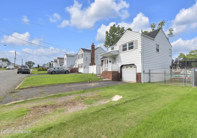 Photo 3 of Sale Pending at 4 Carter Pl, Parlin, NJ 08859 | MLS# 22624498 | Listing updated on 2026-09-18