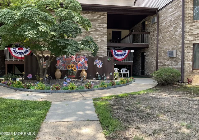 1st image of 177 Amberly Dr #E, Manalapan, NJ 07726 | MLS# 22624523