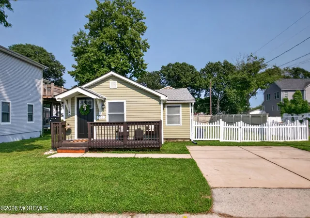 1st image of 758 Monmouth Pkwy, North Middletown, NJ 07748 | MLS# 22624540