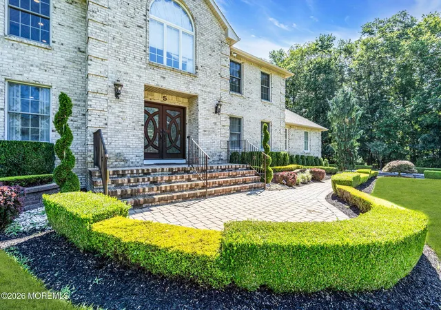 2nd image of 5 Shira Ln, Manalapan, NJ 07726 | MLS# 22624787