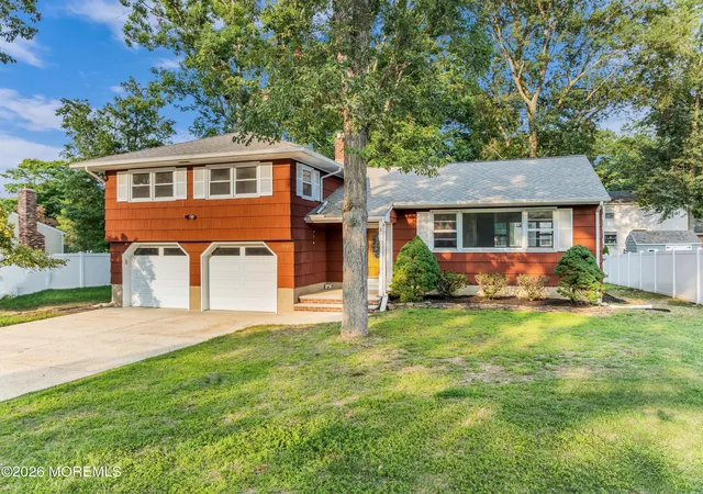 Photo 1 of Sale Pending at 2001 Oakhurst Pkwy, Oakhurst, NJ 07755 | MLS# 22625306 | Listing updated on 2026-09-02