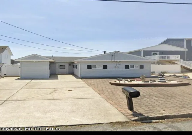 Photo 4 of Sale Pending at 35 Mirror Lake Dr, Little Egg Harbor Twp, NJ 08087 | MLS# 22624754 | Listing updated on 2026-09-21