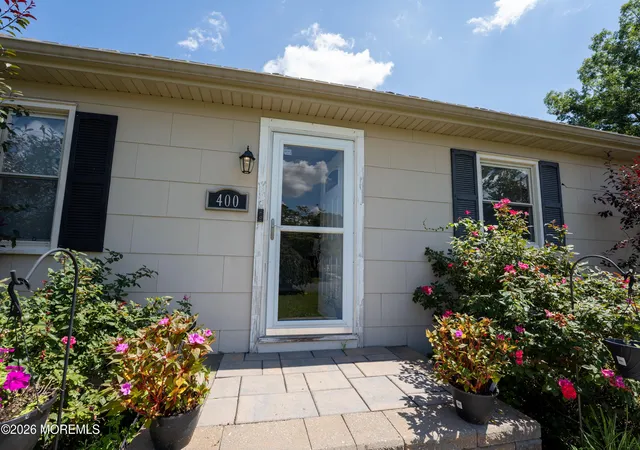 Photo 3 of Single family home for sale at 400 Hannibal St, Toms River, NJ 08757 | MLS# 22624664 | Listing updated on 2026-09-17