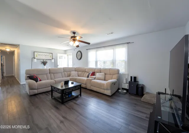 Photo 3 of Single family home for sale at 400 Hannibal St, Toms River, NJ 08757 | MLS# 22624664 | Listing updated on 2026-09-17