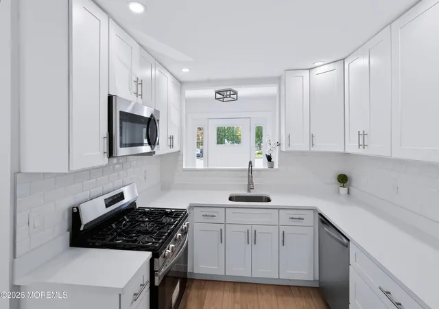 Photo 4 of Single family home for sale at 95 Larkspur Ct, Toms River, NJ 08755 | MLS# 22624738 | Listing updated on 2026-09-21